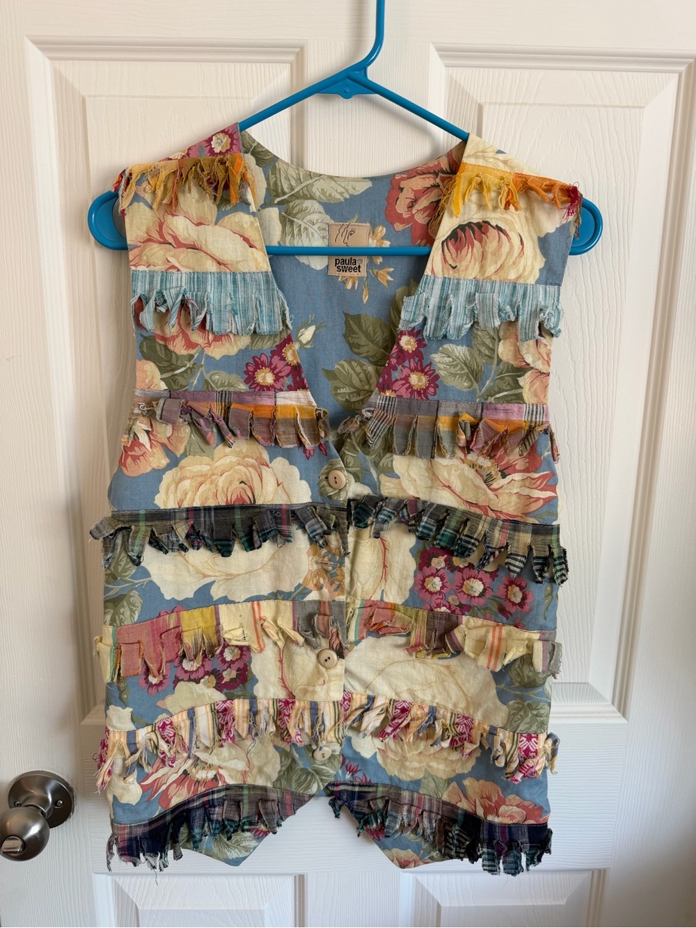 Paula Sweet vintage Floral Patchwork Ruffle Vest. Raw edge fabric fringe size S
